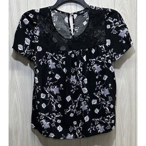 Angels Women's (Size M) Floral Short Sleeve Shirt Lace Neck Button Back